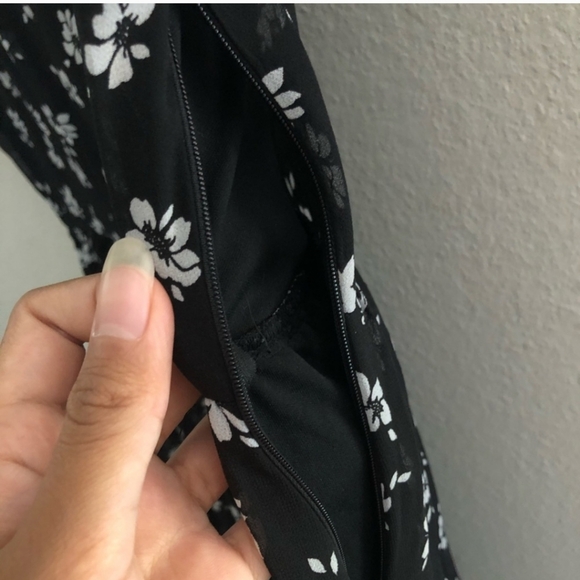 Forever 21 black and white floral mini dress - Picture 2 of 4